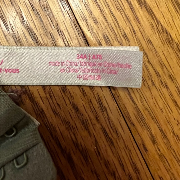 Victoria’s Secret Bra - Picture 3 of 3